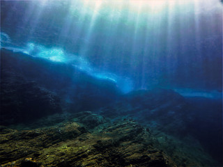 如何通过放大镜来鉴定翡翠的真伪