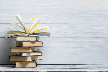 如何通过放大镜来鉴定翡翠的真伪